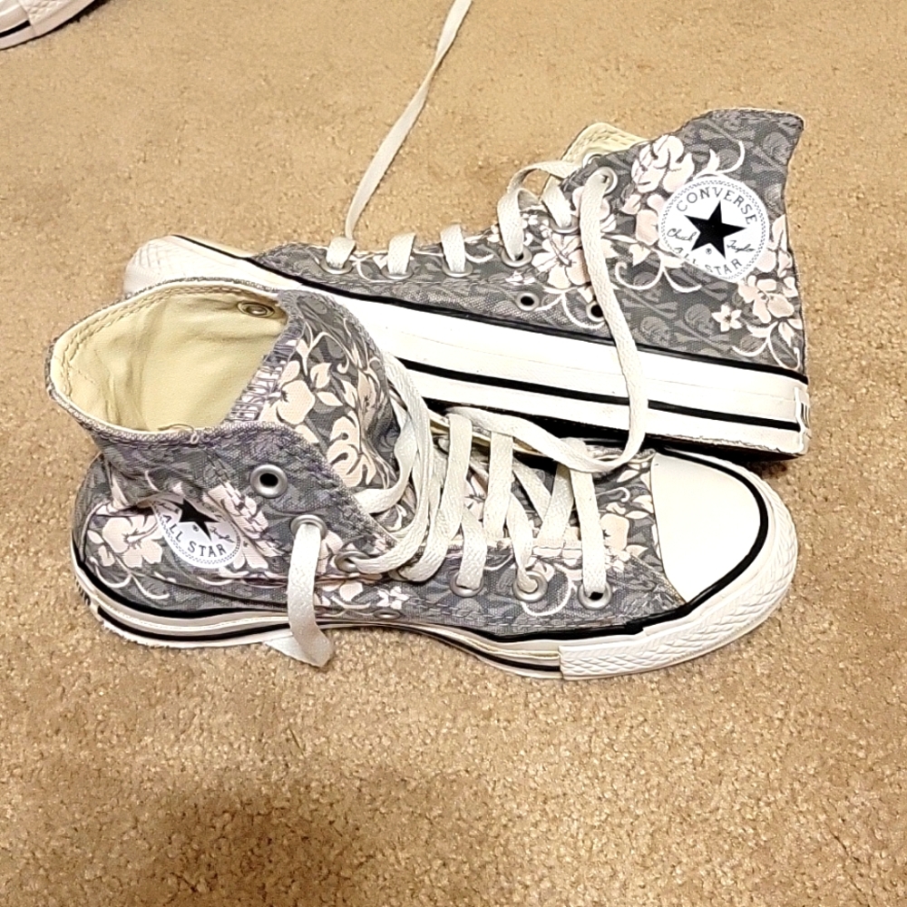 Vintage (2006) Floral Converse High Top size 6 *Spring Clearance*